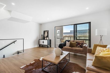 Photo of property in 18 Mina Way, Browns Bay, Auckland, 0630