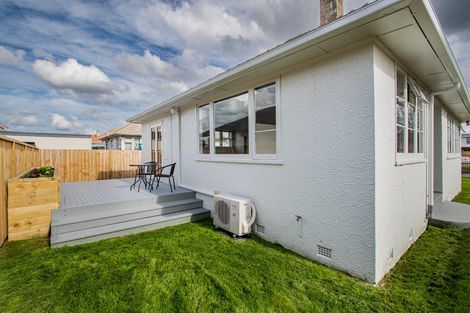 Photo of property in 41u1 Ross Crescent, Fairfield, Hamilton, 3214