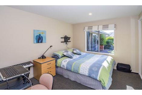 Photo of property in 20 Dunaverty Place, Broomfield, Christchurch, 8042