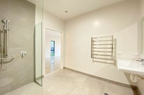 Photo of property in 5 Whakarato Way, Takanini, 2112