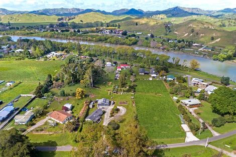 Photo of property in 80 Banks Street, Tolaga Bay, 4077