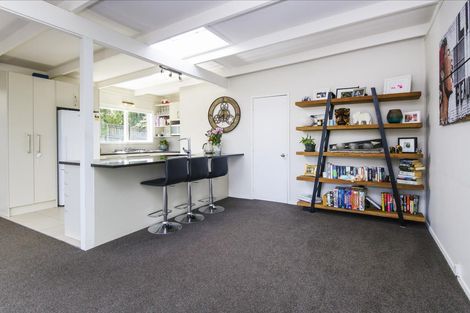 Photo of property in 28 Derwent Crescent, Titirangi, Auckland, 0604