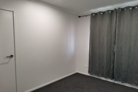 Photo of property in 12 Te Taniwha Road, One Tree Point, 0118