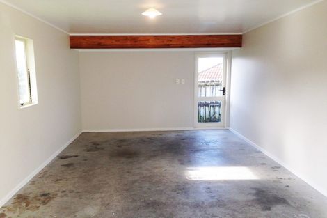 Photo of property in 17 Cretian Crescent, Henderson, Auckland, 0612