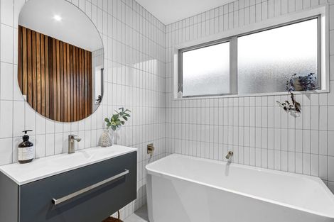 Photo of property in 1 Dunrobin Place, Avonhead, Christchurch, 8042