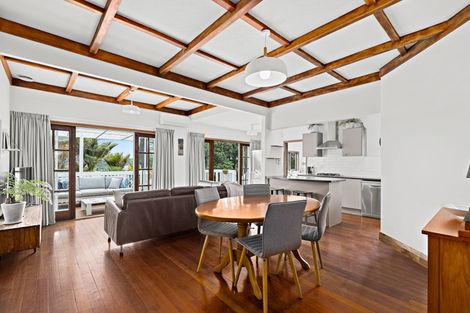 Photo of property in 1/127 Birkdale Road, Birkdale, Auckland, 0626