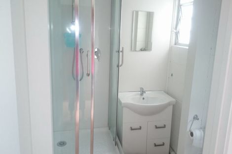 Photo of property in 22 Colin Wild Place, Glenfield, Auckland, 0629
