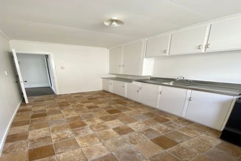 Photo of property in 23 Royal Crescent, Saint Kilda, Dunedin, 9012