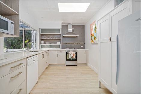 Photo of property in 18 Black Jack Road, Kuaotunu, Whitianga, 3592