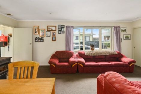 Photo of property in 2 Neil Road, Fairy Springs, Rotorua, 3015