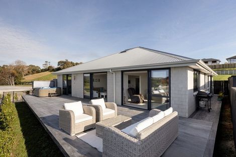 Photo of property in 39 Flounder Drive, Omokoroa, 3114