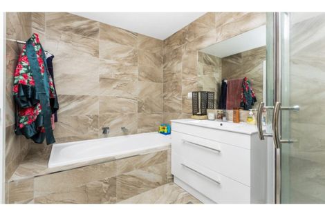 Photo of property in 11u1 Crosher Place, Silverdale, Hamilton, 3216