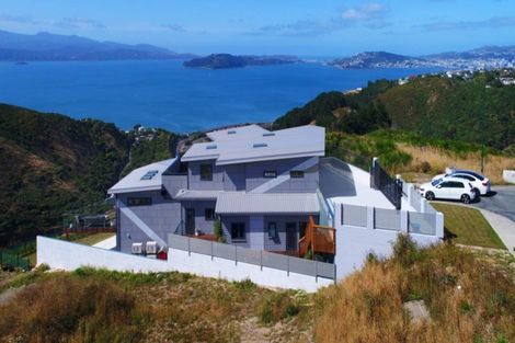 Photo of property in 35 Grumman Lane, Newlands, Wellington, 6037