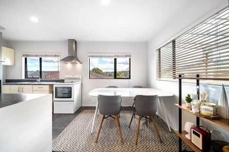 Photo of property in 2/109 Target Road, Totara Vale, Auckland, 0629