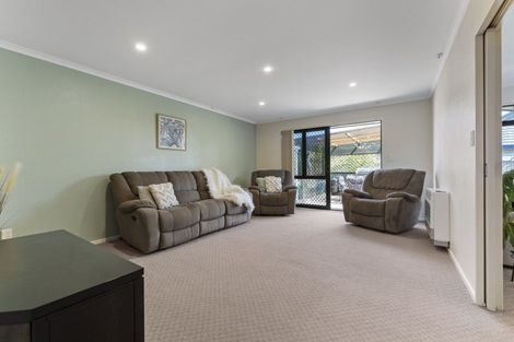 Photo of property in 25 Geneva Terrace, Kelvin Grove, Palmerston North, 4414