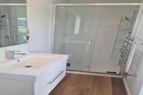 Photo of property in 19 Stockport Grove, Churton Park, Wellington, 6037