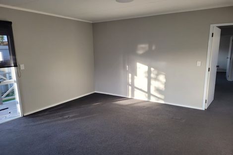 Photo of property in 2/112 View Road, Sunnyvale, Auckland, 0612