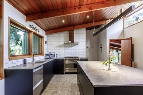 Photo of property in 164 Konini Road, Titirangi, Auckland, 0604