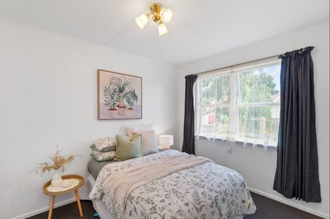 Photo of property in 53 Queenwood Road, Levin, 5510