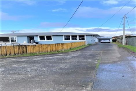 Photo of property in 13 Rewarewa Road, Te Atatu Peninsula, Auckland, 0610