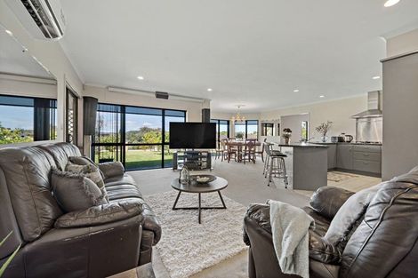 Photo of property in 31 Lough Bourne Drive, Pukekohe, 2120