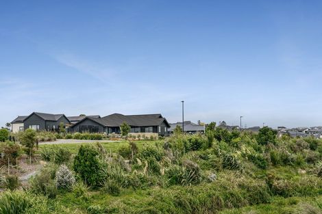 Photo of property in 5 Karaipiture Road, Karaka, 2124