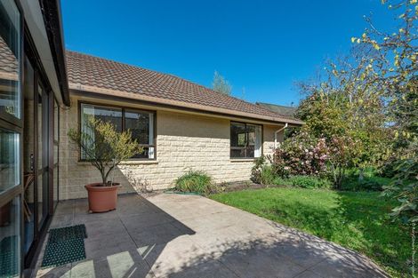 Photo of property in 11 Elvira Court, Bishopdale, Christchurch, 8053