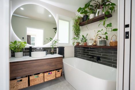 Photo of property in 24 Mahoe Street, Tawa, Wellington, 5028