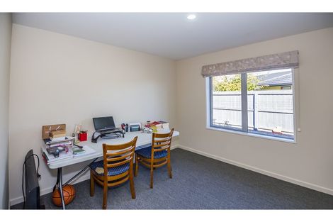 Photo of property in 20 Dunaverty Place, Broomfield, Christchurch, 8042