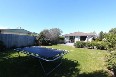 Photo of property in 6b Hurst Place, Parklands, Christchurch, 8083