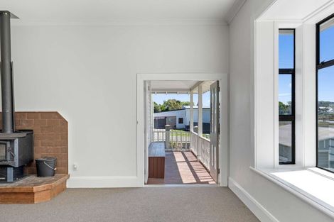 Photo of property in 2 Cobden Street, Gisborne, 4010