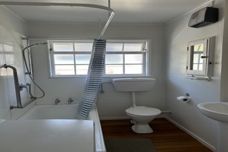 Photo of property in 1 Thurleigh Grove, Karori, Wellington, 6012