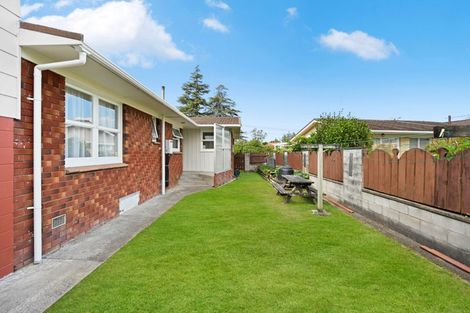 Photo of property in 6 Eton Drive, Hillcrest, Hamilton, 3216