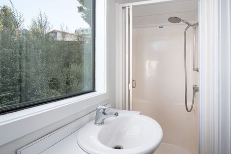 Photo of property in 16 Maxwell Place, Queenstown, 9300