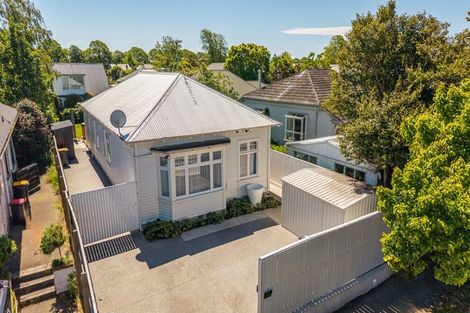 Photo of property in 5 Aikmans Road, Merivale, Christchurch, 8014