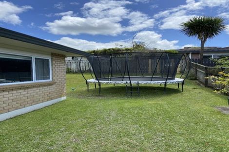 Photo of property in 118 Lakeside Drive, Orewa, 0931