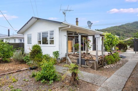 Photo of property in 31 Karamu Crescent, Wainuiomata, Lower Hutt, 5014