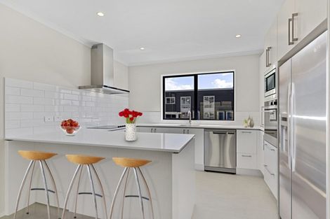 Photo of property in 4 Dragonfly Way, Massey, Auckland, 0614