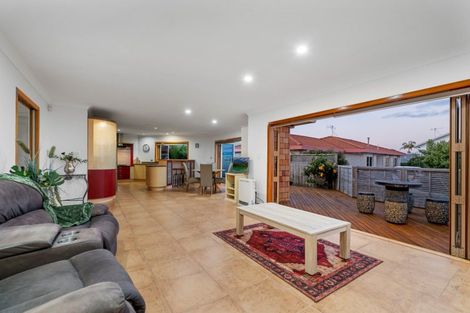 Photo of property in 50 Plateau Heights, Mount Maunganui, 3116