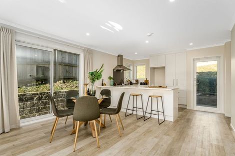 Photo of property in 115a Queen Charlotte Drive, Aotea, Porirua, 5024