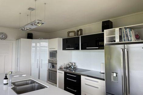 Photo of property in 17 Palliser Road, Roseneath, Wellington, 6011