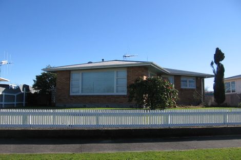 Photo of property in 35 Holdsworth Avenue, Milson, Palmerston North, 4414