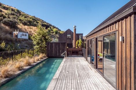 Photo of property in 12 Crow's Nest Road, Arthurs Point, Queenstown, 9371