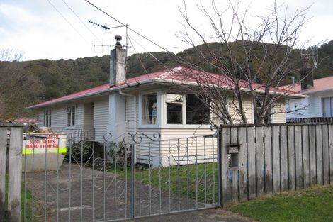 Photo of property in 45 Lees Grove, Wainuiomata, Lower Hutt, 5014