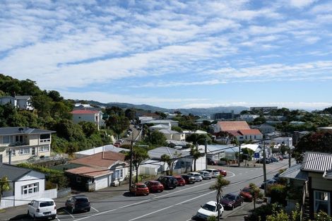 Photo of property in 39 Todman Street, Brooklyn, Wellington, 6021