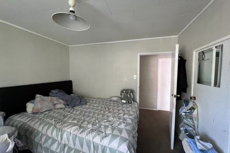 Photo of property in 48 Spence Road, Henderson, Auckland, 0612