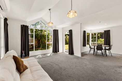 Photo of property in 6 Erskine Close, Island Bay, Wellington, 6023