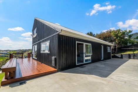 Photo of property in 43 Cable Bay Block Road, Cable Bay, 0420