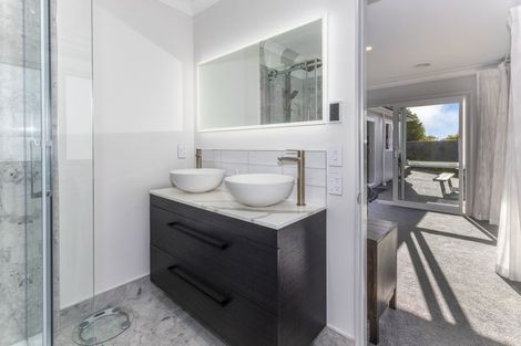 Photo of property in 155 Guildford Drive, Paraparaumu Beach, Paraparaumu, 5032