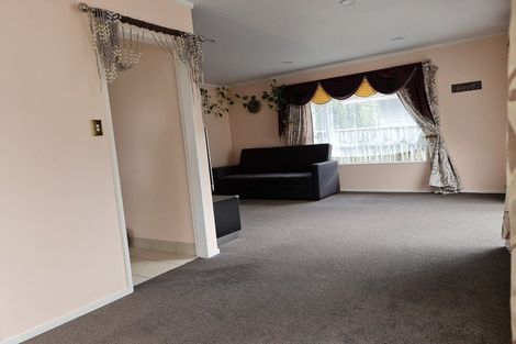 Photo of property in 201d Newlands Road, Newlands, Wellington, 6037